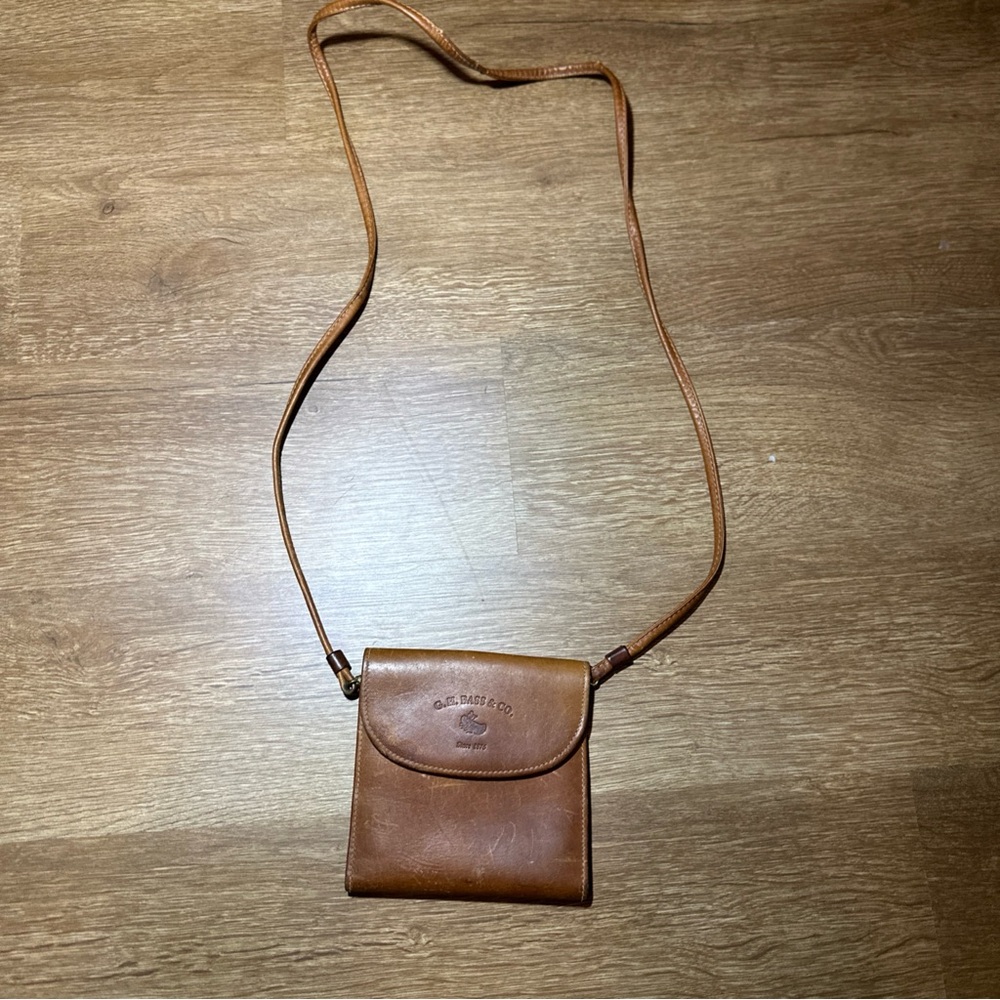 GH Bass Co Small Brown Leather Crossbody Bag Wallet Vintage Distressed *flaw